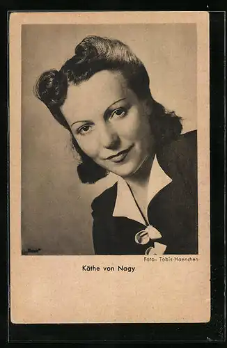 AK Schauspielerin Käthe von Nagy mit einem sanften Lächeln in die Kamera