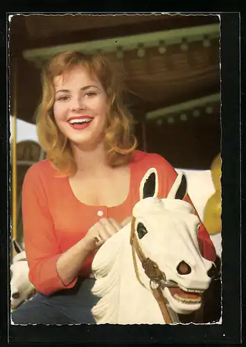 AK Schauspielerin Gerlinde Locker mit strahlendem Lächeln