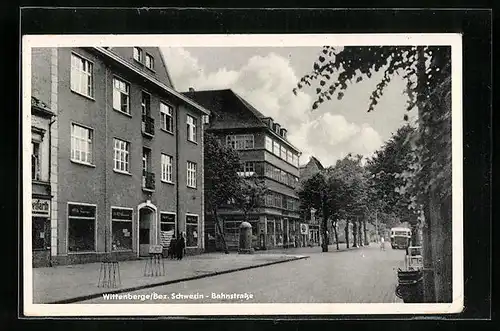 AK Wittenberge b. Schwerin, Bahnstrasse mit Geschäften