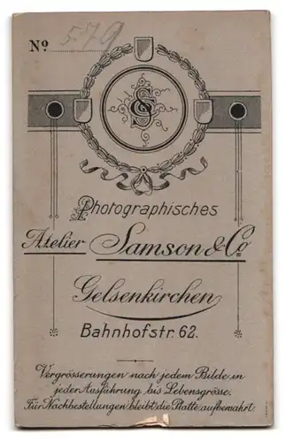 Fotografie Samson & Co, Gelsenkirchen, Bahnhofstr. 62, Junge Dame in zeitgenössischer Kleidung