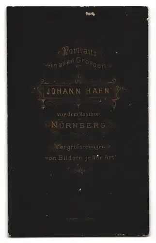 Fotografie Johann Hahn, Nürnberg, vor dem Maxthor, Älterer Herr mit langem Schnurrbart