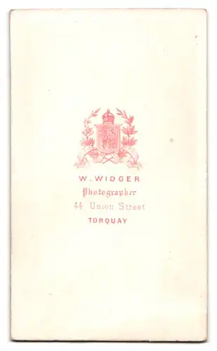 Fotografie W. Widger, Torquay, Union Street 44, Älterer Herr mit Fliege