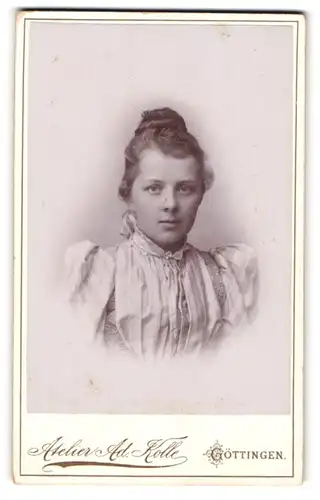 Fotografie Adolf Kolle, Göttingen, Prinzenstrasse 9, Junge Dame mit Hochsteckfrisur