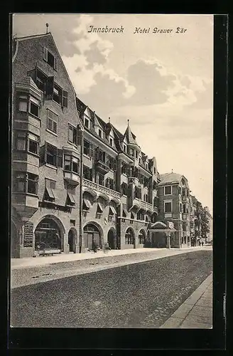 AK Innsbruck, Hotel Grauer Bär mit Strasse