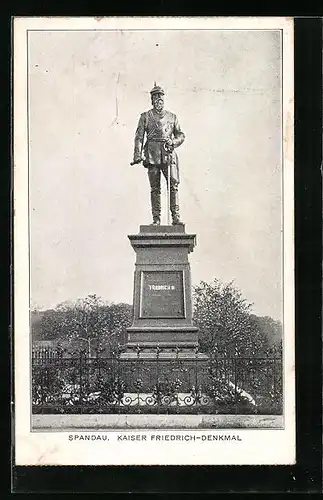 AK Berlin-Spandau, Kaiser Friedrich-Denkmal mit jungen Bäumen