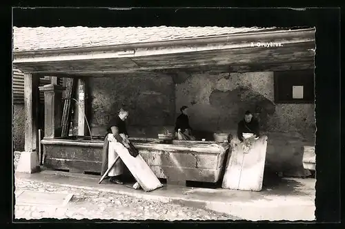 AK Waschfrauen bei der Arbeit am Brunnen