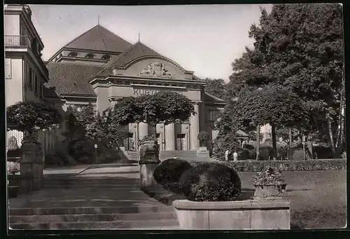 Fotografie Brück & Sohn Meissen, Ansicht Bad Elster, am Aufgang zum Kurtheater