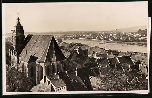 Fotografie Brück & Sohn Meissen, Ansicht Pirna / Elbe, Blick über die Dächer der Stadt mit Kirche