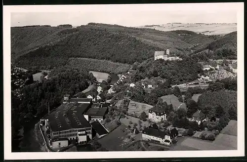 Fotografie Brück & Sohn Meissen, Ansicht Drebach, Blick auf den Ort am Fusse der Burg Scharfenstein