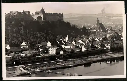 Fotografie Brück & Sohn Meissen, Ansicht Pirna / Elbe, Blick auf die Stadt mit Kai und Schloss Sonnenstein