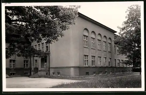 Fotografie Brück & Sohn Meissen, Ansicht Arnsdorf, Blick auf die Fachschule für Krankenpflege