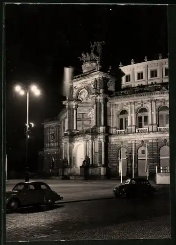 Fotografie Brück & Sohn Meissen, Ansicht Dresden, Partie bei Nacht am Opernhaus