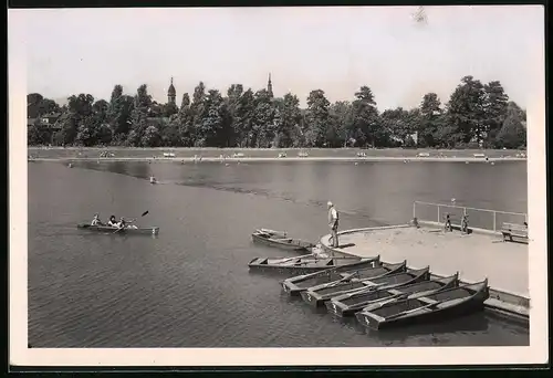 Fotografie Brück & Sohn Meissen, Ansicht Grossenhain, Ruderboot Anleger in den Städtischen Seeanlagen