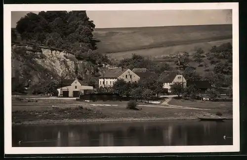 Fotografie Brück & Sohn Meissen, Ansicht Niedermuschütz, Blick über die Elbe auf Neiders Gasthof