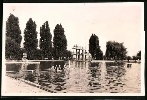 Fotografie Brück & Sohn Meissen, Ansicht Meissen, Stadtbad Bohnitzsch, Freibad mit Sprungturm