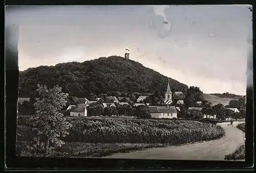 Fotografie Brück & Sohn Meissen, Ansicht Collm, Ortsansicht mit Kirche & Collmberg