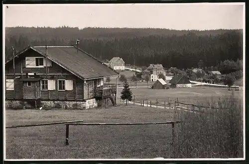 Fotografie Brück & Sohn Meissen, Ansicht Steinbach / Erzgebirge, Blockhaus im Ort