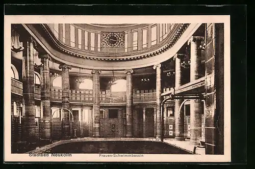 AK Berlin-Neukölln, Frauen-Schwimmbassin im Stadtbad