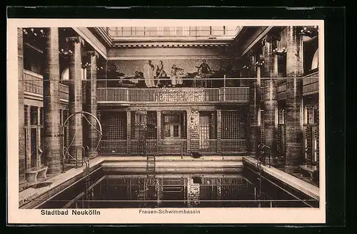 AK Berlin-Neukölln, Frauen-Schwimmbassin im Stadtbad