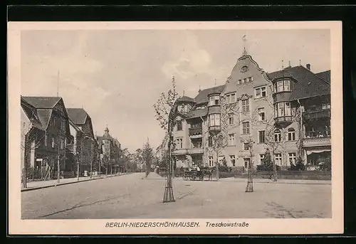 AK Berlin-Niederschönhausen, Tresckowstrasse mit Pferdewagen