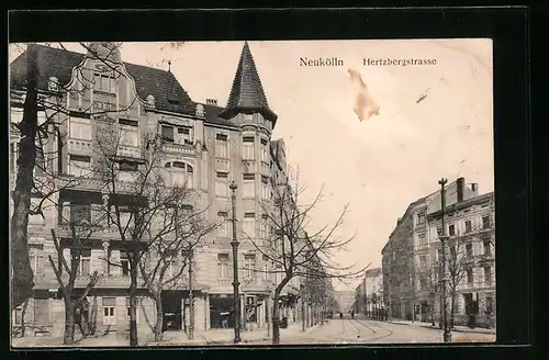 AK Berlin-Neukölln, Hertzbergstrasse mit Gasthaus