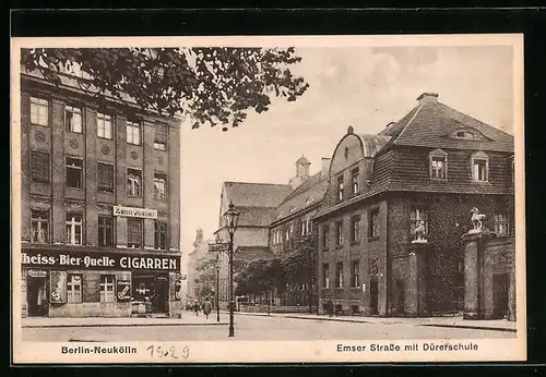AK Berlin-Neukölln, Emser Strasse mit Gasthaus Schultheiss-Bier-Quelle, Zigarrengeschäft und Dürerschule