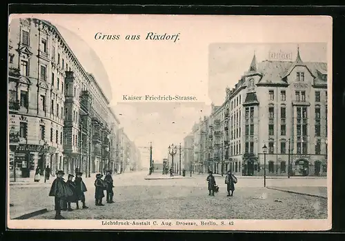 AK Berlin-Rixdorf, Kasier Friedrich-Strasse mit Geschäft und Apotheke