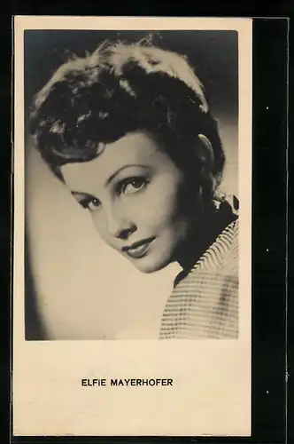 AK Schauspielerin Elfie Mayerhofer in schwarzweiss fotografiert