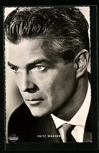 AK Schauspieler Fritz Wagner mit ernster Mimik