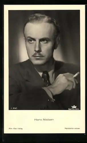 AK Schauspieler Hans Nielsen in schwarzweiss fotografiert