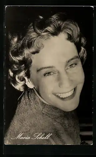 AK Schauspielerin Maria Schell mit einem strahlenden Lächeln