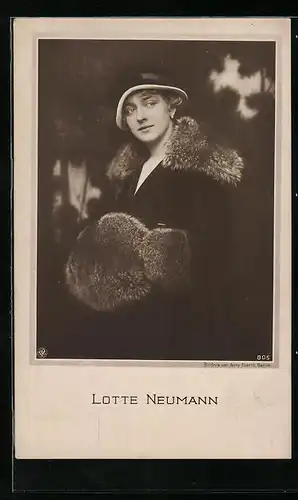 AK Schauspielerin Lotte Neumann im Pelzmantel