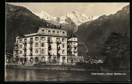 AK Interlaken, Hotel Bellevue vom Wasser aus gesehen