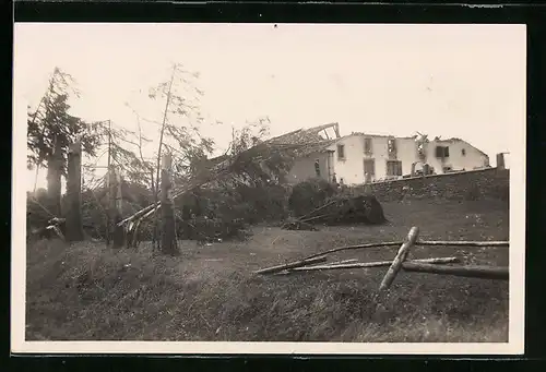 AK La Chaux de Fonds, Cyclone du 12 Juin 1926, zerstörtes Farmhaus
