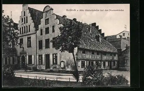 AK Rostock, Alte Giebelhäuser bei der Marienkirche