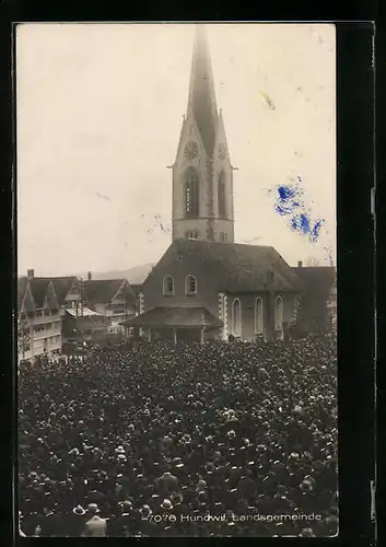 AK Hundwil, Versammlung der Landsgemeinde vor der Kirche