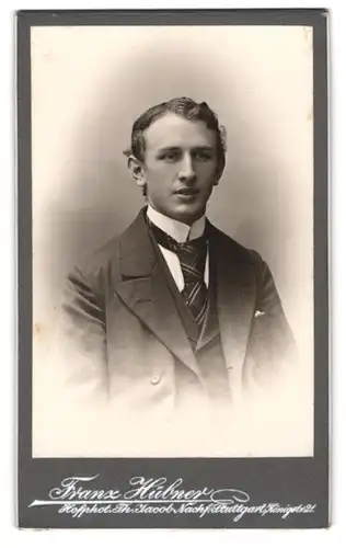 Fotografie Franz Hübner, Stuttgart, Königstr. 21, Junger Mann mit Krawatte