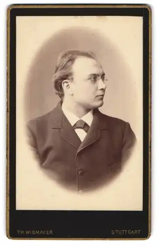 Fotografie Th. Widmayer, Stuttgart, Hauptstätterstr. 64, Bürgerlicher Mann mit Brille im Seitenprofil