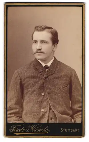 Fotografie Friedr. Kienzle, Stuttgart, Marienstrasse 2 u. 4, Bürgerlicher Mann mit Schnurrbart