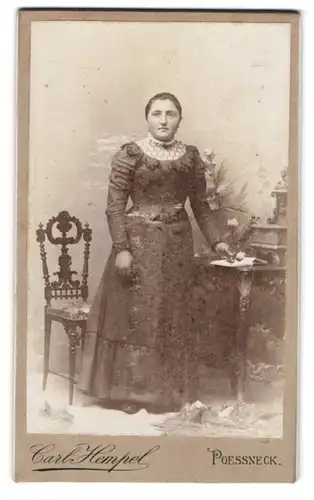 Fotografie Carl Hempel, Poessneck, Oberer Graben 5, Bürgerliche Frau in einem schwarzen Kleid