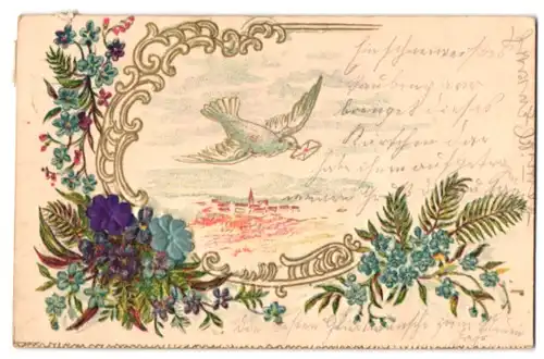 Stoff-Präge-AK Weisse Taube mit Brief im Schnabel, Ornament mit Blüten aus echtem Stoff
