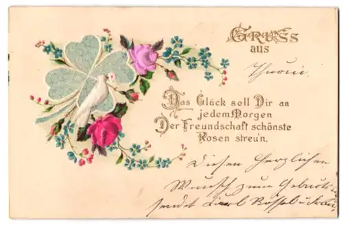 Stoff-Präge-AK Weisse Taube vor Glückskleeblatt und Rosen aus echtem Stoff