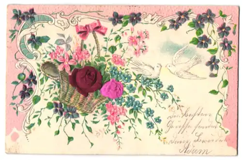 Stoff-Präge-AK Weisse Tauben und ein Blumenkörbchen mit Rosen aus echtem Stoff