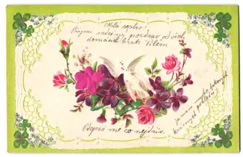 Stoff-Präge-AK Weisse Tauben sitzen in einem Blumengesteck mit Blüten aus echtem Stoff