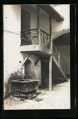 AK Hall, Treppenaufgang mit verziertem Geländer