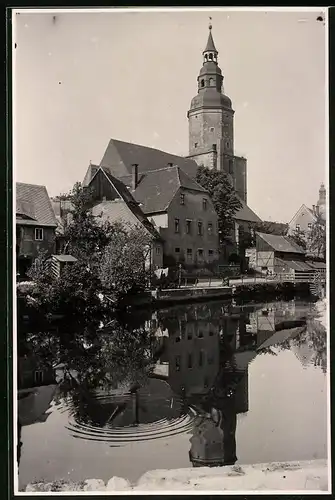 Fotografie Brück & Sohn Meissen, Ansicht Döbeln i. Sa., Flusspartie mit Blick auf die Nicolaikirche
