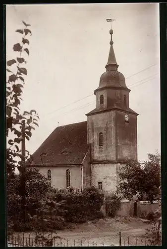 Fotografie Brück & Sohn Meissen, Ansicht Heynitz, Dorfkirche in der Totalen