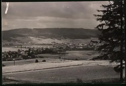 Fotografie Brück & Sohn Meissen, Ansicht Wilthen, Blick auf den Ort vom Mönchswalder Berg