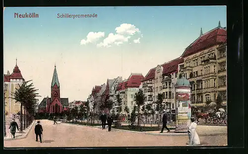 AK Berlin-Neukölln, Partie an der Schillerpromenade mit Blick auf Kirche und Litfasssäule