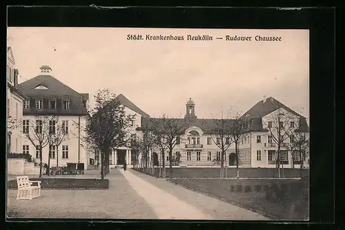 AK Berlin-Neukölln, Städtisches Karankenhaus Neukölln in der Rudower Chaussee, Gartenansicht